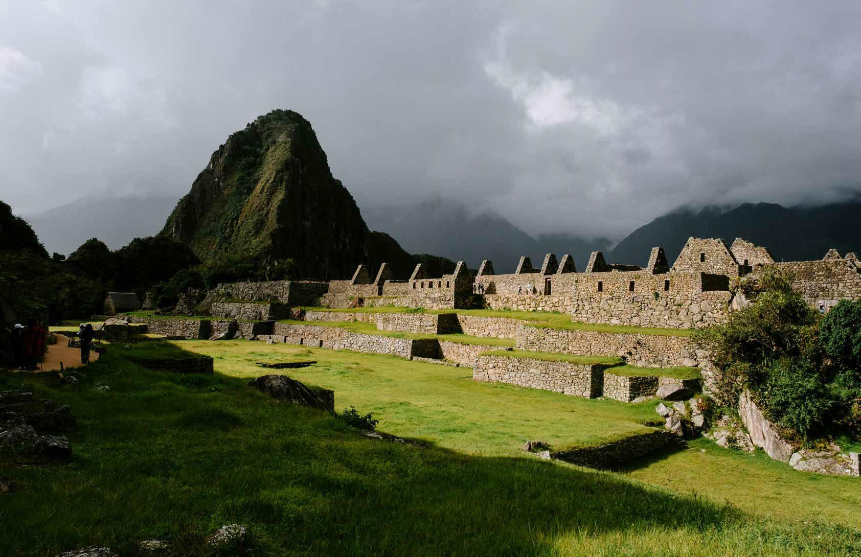 MINIMALIST TRAVEL PHOTOGRAPHY: CAPTURING MORE WITH LESS